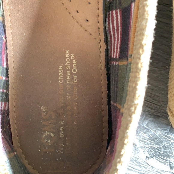 Toms - Picture 3 of 7